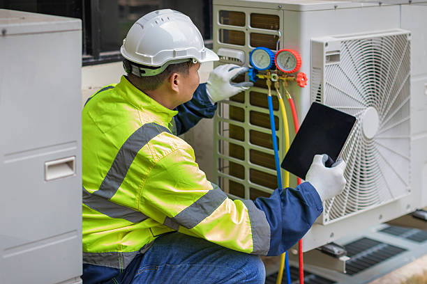 Professional Hvac technician working in Elizabeth, IN